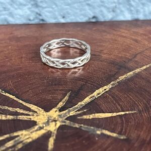 Sterling Silver Braided RIng Celtic Band Size 7 1/2 Minimalist Jewelry